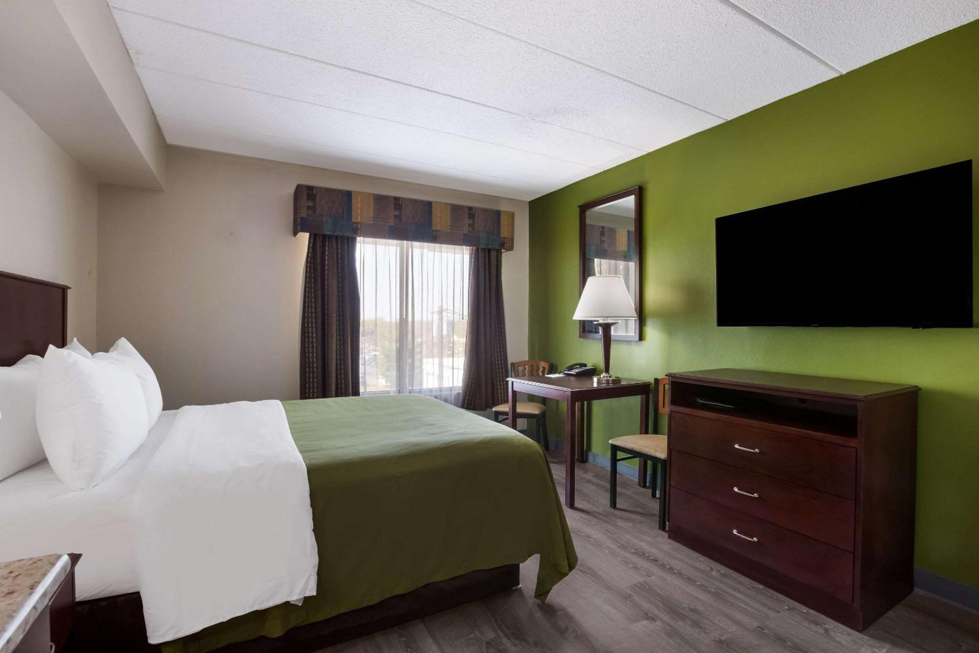 Quality Inn Near Princeton Lawrence Εξωτερικό φωτογραφία