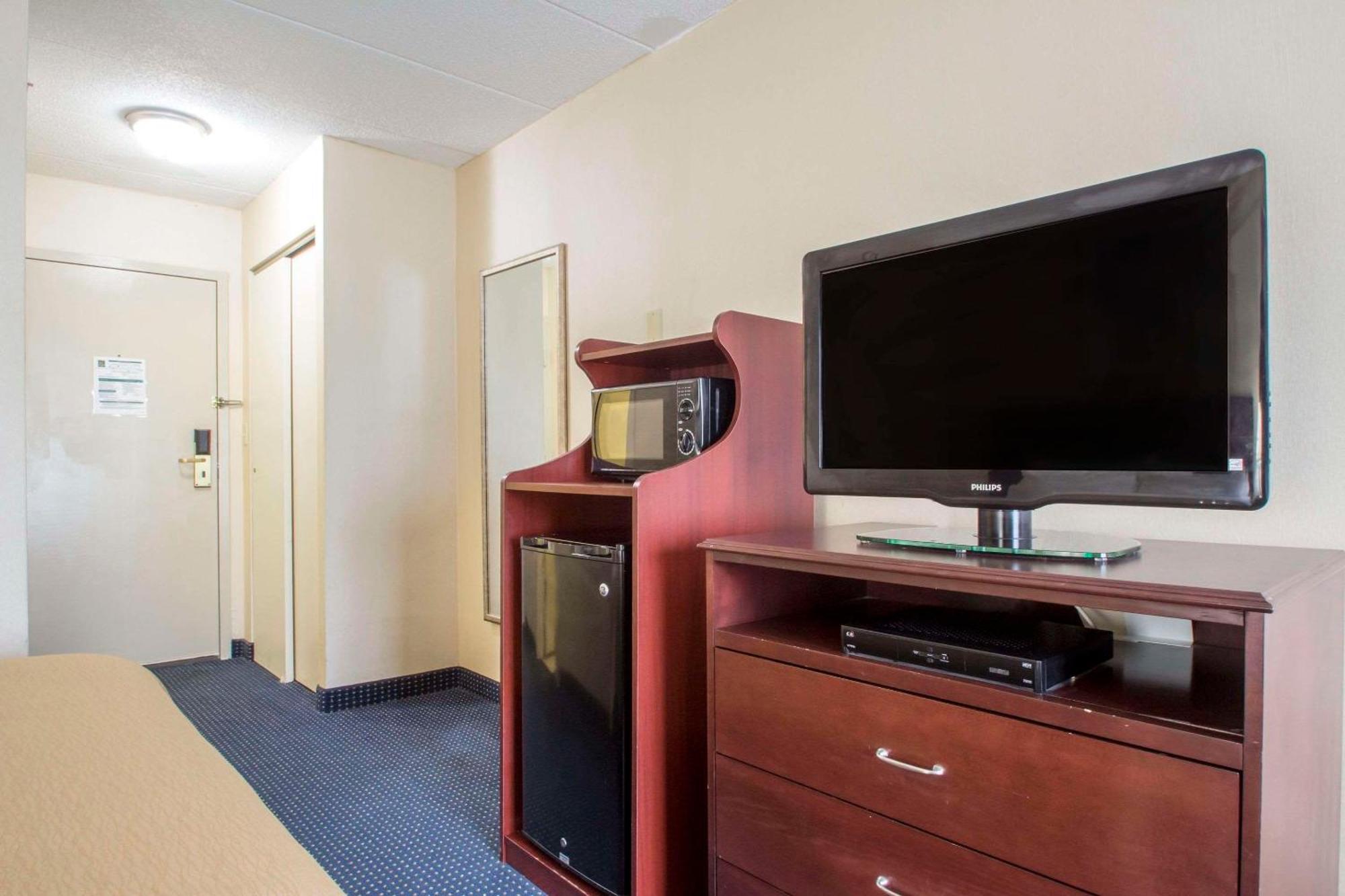 Quality Inn Near Princeton Lawrence Εξωτερικό φωτογραφία