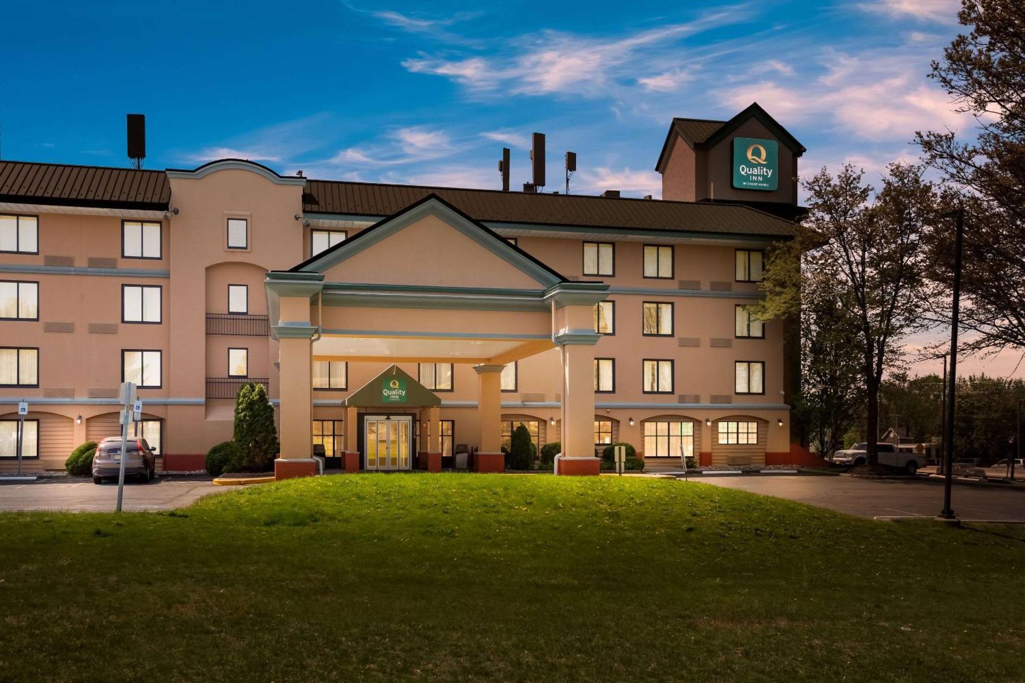 Quality Inn Near Princeton Lawrence Εξωτερικό φωτογραφία